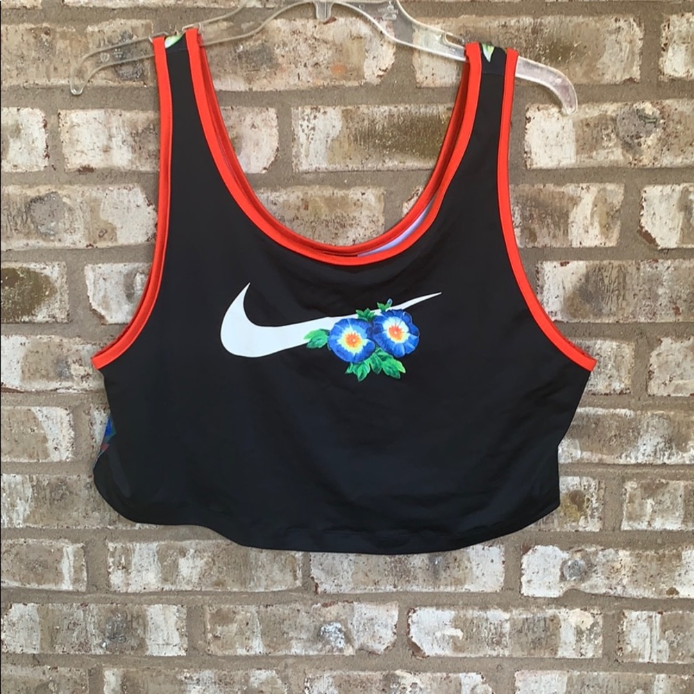 NWT Nike Cropped Tank